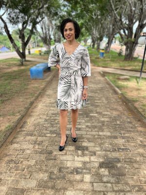 VESTIDO CURTO MANGA LONGA ESTAMPA TROPICAL TAMANHO M