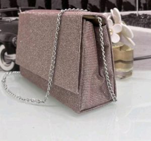 Bolsa Feminina de Festa com Brilho e Corrente