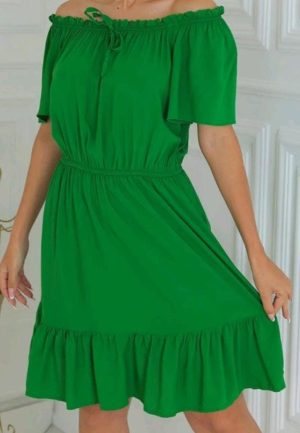 VESTIDO CURTO COR VERDE TAMANHO M.