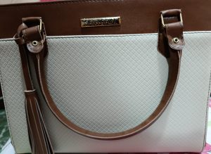 Bolsa Feminina Santorini – Elegância Clássica em Marrom e Bege
